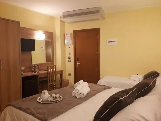 Standard Üç Kişilik Oda, Kısmi Deniz Manzaralı