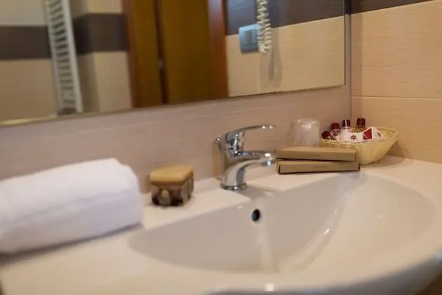 Standard Üç Kişilik Oda, Kısmi Deniz Manzaralı