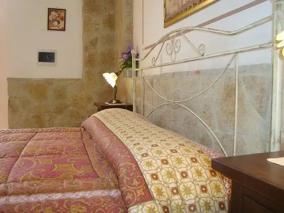 Classic Tek Büyük Yataklı Oda