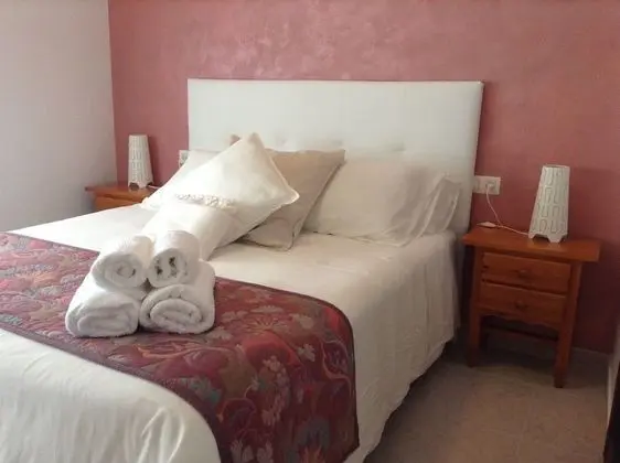 Büyük Yataklı Tek Kişilik Oda