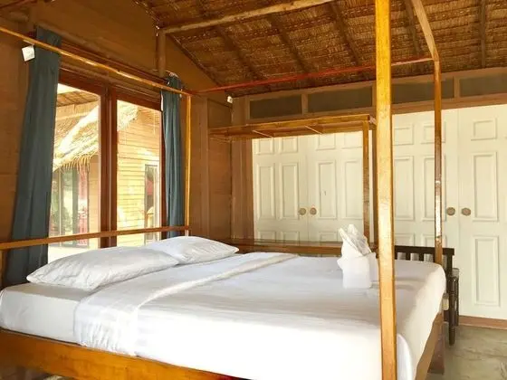 Beachfront Bungalow - First Row