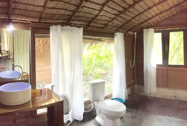 Beachfront Bungalow - First Row