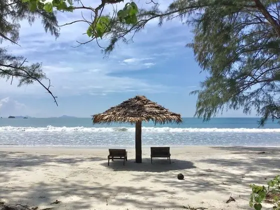 Beachfront Bungalow - First Row
