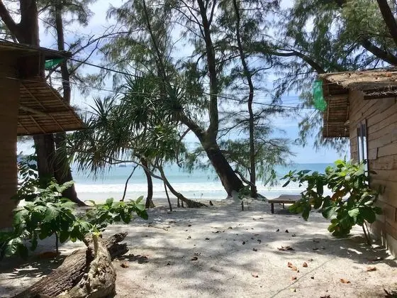 Beachfront Bungalow - Second Row