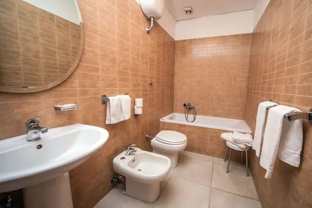 Büyük Yataklı Tek Kişilik Oda