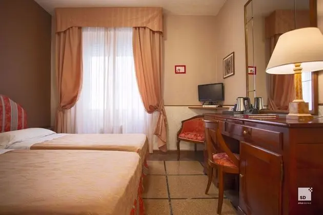 Economy Büyük Yataklı Tek Kişilik Oda