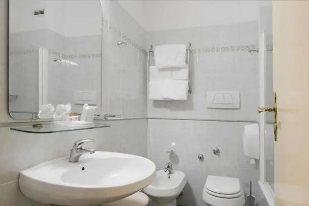Standard Tek Büyük veya İki Ayrı Yataklı Oda