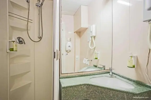 Standard Tek Büyük veya İki Ayrı Yataklı Oda