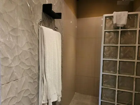 Suite 1