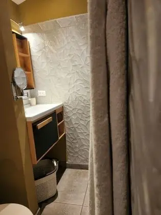 Suite 1