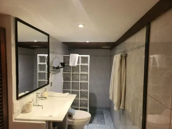 Suite 2