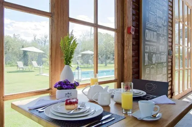 Deluxe Tek Büyük Yataklı Oda, Bahçe Manzaralı, Bahçeli