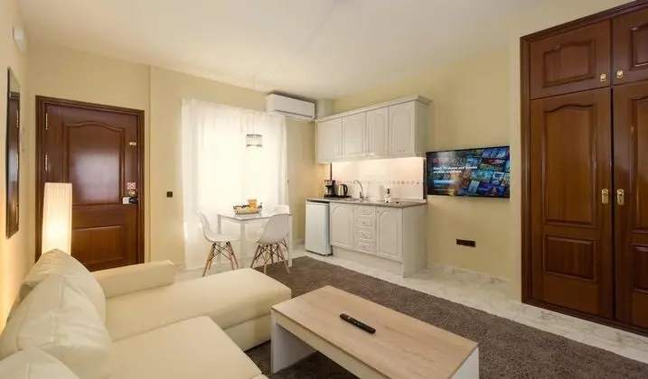 Deluxe Stüdyo, 1 En Büyük (King) Boy Yatak ve Çekyat