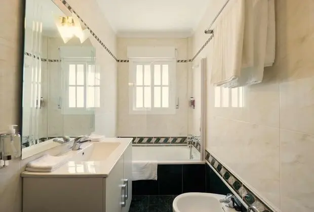 Deluxe Stüdyo, 1 En Büyük (King) Boy Yatak ve Çekyat