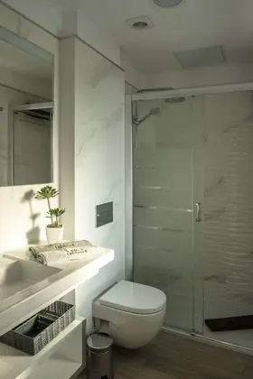 Tek Büyük Yataklı Oda, Balkon