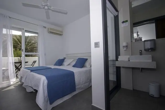 Tek Büyük Yataklı Oda, Balkon (vista lateral al mar)