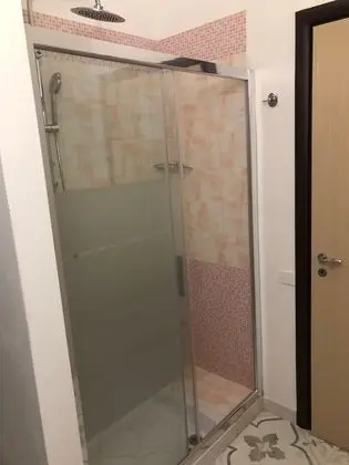 Classic Tek Büyük Yataklı Oda (Gialla)