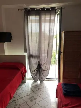 Üç Kişilik Oda, Balkon (Blu)