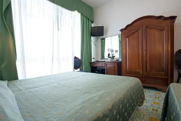 Standard Üç Kişilik Oda