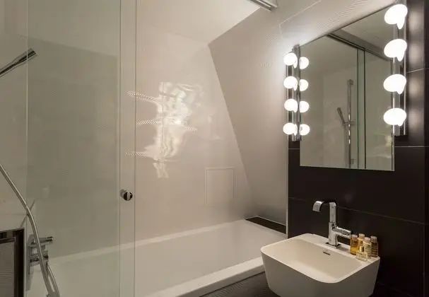 Deluxe Tek Büyük Yataklı Oda (Capricieuse)