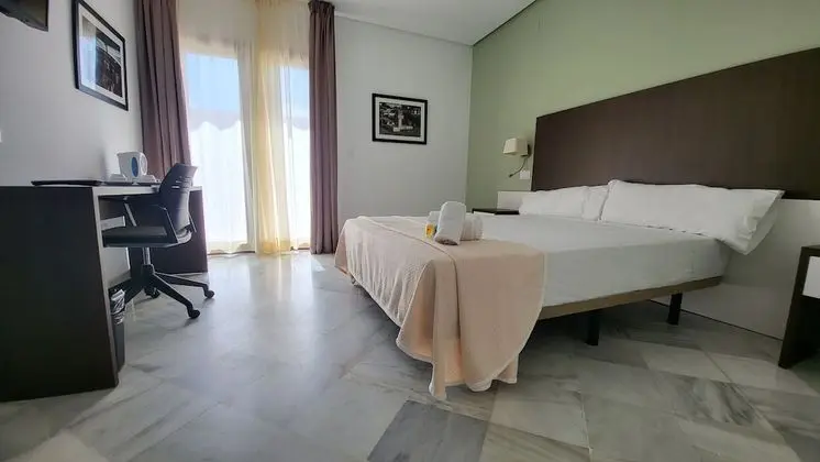 Basic Tek Büyük veya İki Ayrı Yataklı Oda