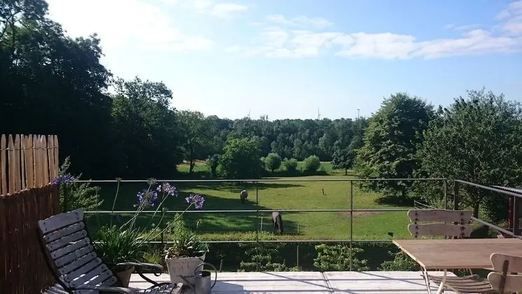 Süit, Teras, Bahçe Manzaralı