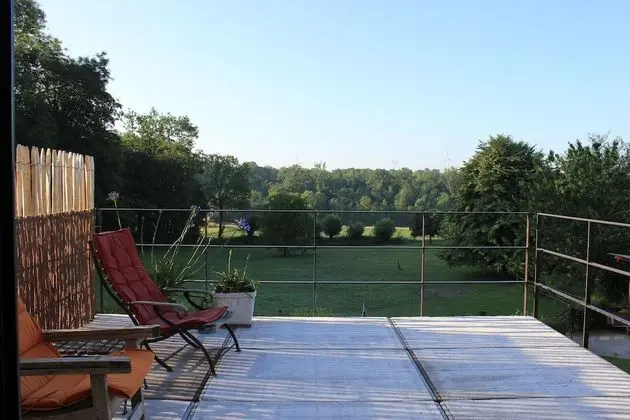 Süit, Teras, Bahçe Manzaralı