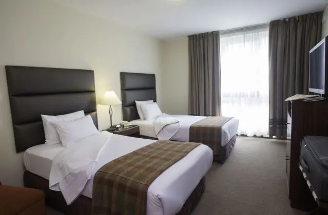 Suit Two Beds