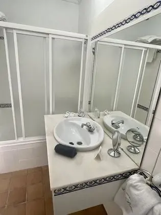 Tek Büyük veya İki Ayrı Yataklı Oda, Bahçe Manzaralı