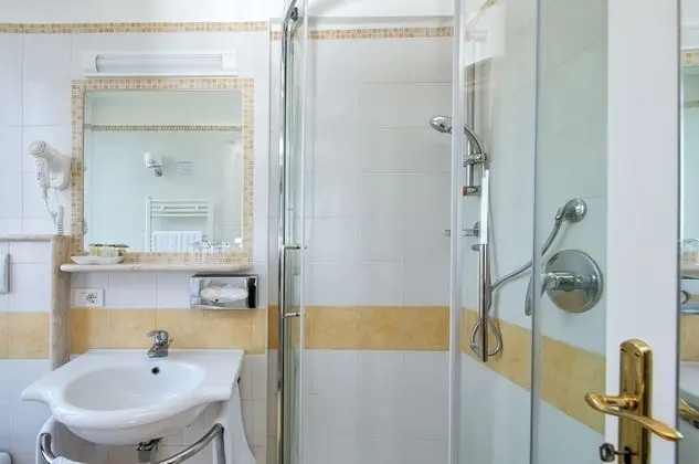 Superior Tek Büyük Yataklı Oda, Balkon, Deniz Manzaralı