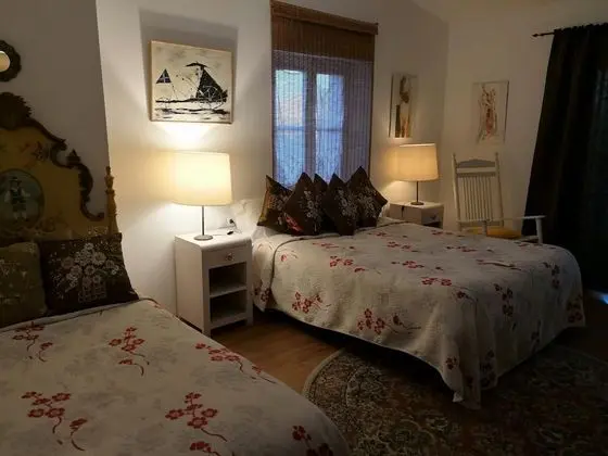 Üç Kişilik Oda