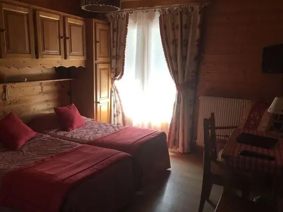 İki Ayrı Yataklı Oda, Sigara İçilmez