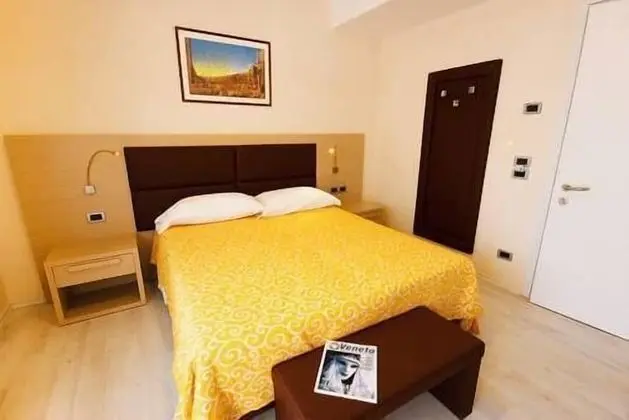 Superior Tek Büyük Yataklı Oda