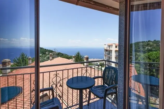 Tek Büyük veya İki Ayrı Yataklı Oda, Deniz Manzaralı
