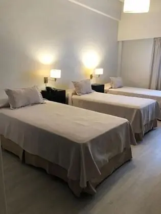 Üç Kişilik Oda