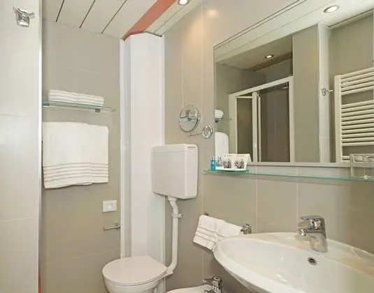 Comfort Büyük Yataklı Tek Kişilik Oda