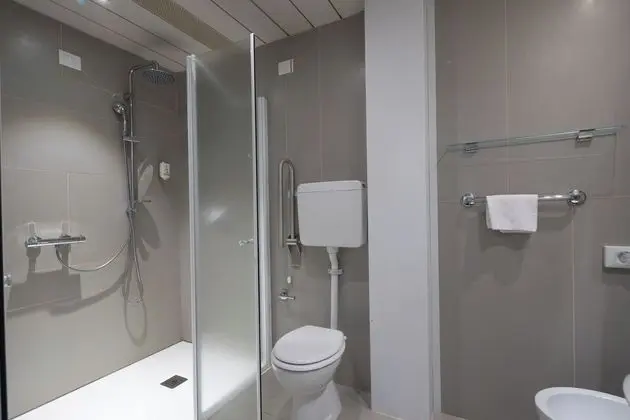 Comfort Tek Büyük Yataklı Oda