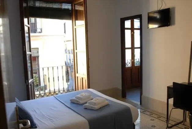 Standard Tek Büyük Yataklı Oda