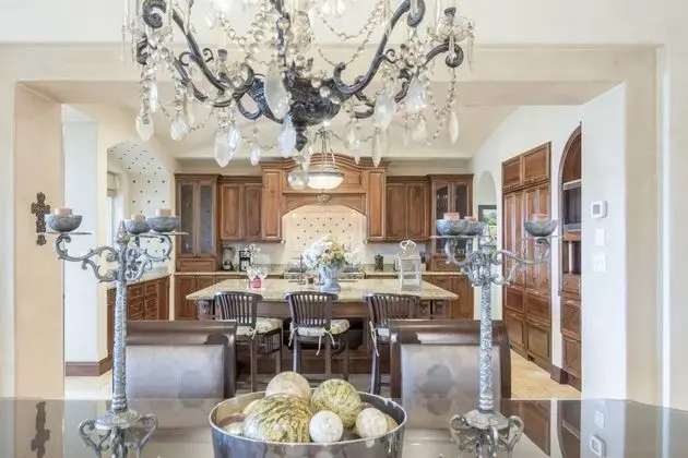 Ev, Birden Çok Yatak (Villa La Perla)