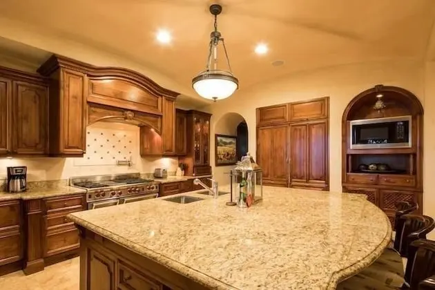 Ev, Birden Çok Yatak (Villa La Perla)