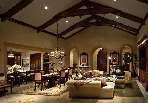 Ev, Birden Çok Yatak (Villa La Perla)