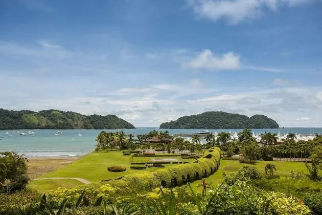 Ev, Birden Çok Yatak (Villa La Perla)