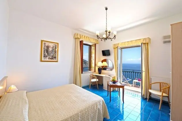 Deluxe Tek Büyük Yataklı Oda, Balkon, Deniz Manzaralı