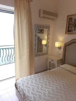 Deluxe Tek Büyük Yataklı Oda, Balkon, Deniz Manzaralı