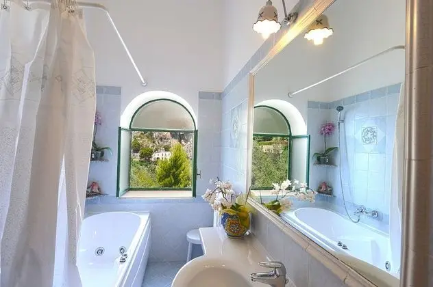 Deluxe Tek Büyük Yataklı Oda, Balkon, Deniz Manzaralı