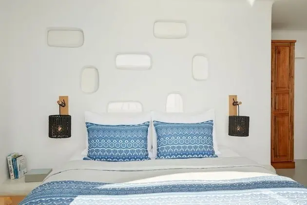 Deluxe Suite with Outdoor Private Pool and Caldera View