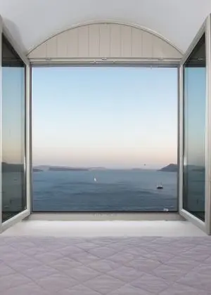 Deluxe Suite with Outdoor Private Pool and Caldera View