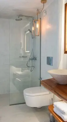 Deluxe Suite with Outdoor Private Pool and Caldera View