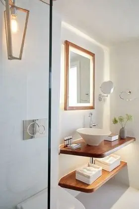 Deluxe Suite with Outdoor Private Pool and Caldera View