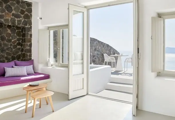 Junior Suite with Outdoor Hot Tub and Caldera View